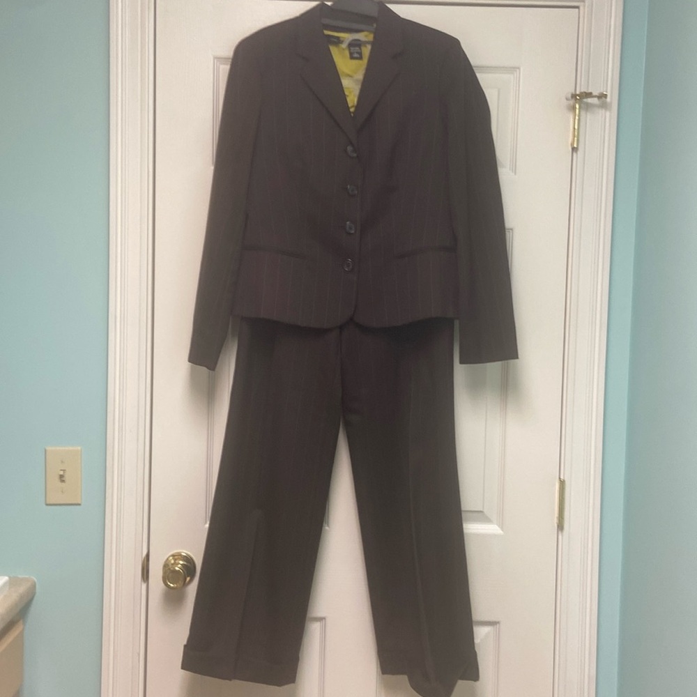 EUC Lauren Ralph Lauren 2 piece wool suit